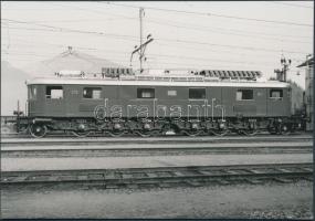 3db régi fotó svájci villanymozdonyokról