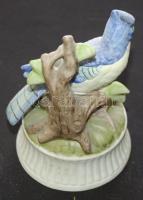 Zenélő kerámia madár-figura