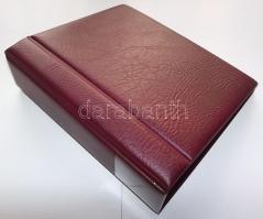 Lindner Multi Collect gyűrűs album, bordó színben, 20db albumlappal, összesen 672 férőhellyel! 42mm (15 fh.) 4x, 34mm (24fh.) 4x, 27mm (35fh.) 4x, 20mm (54fh) 4x, klf mérethez 40fh-es 4x, originál csomagolásban!