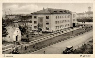 Érsekújvár county hall