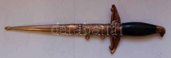 Horthy repülős tiszti tőr replikája, sárgaréz-fa, koronás magyar címerrel, markolatán turul madár díszítményekkel 38cm