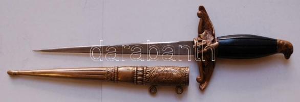 Horthy repülős tiszti tőr replikája, sárgaréz-fa, koronás magyar címerrel, markolatán turul madár dí...