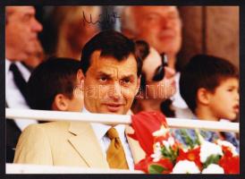 Orbán Viktor miniszterelnök aláírt fotója 13x18cm