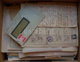 Nagy papírrégiség tétel: okiratok, levelek, nyomtatványok, újságok, folyóiratok, zömmel háború előttiek
