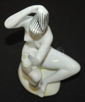 Kézzel festett jelzett Zsolnay porcelán szépítkező lány figura / Handpainted Zsolnay chinaware figur...