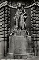 Praha the statue of Löw Rabbi, Judaica