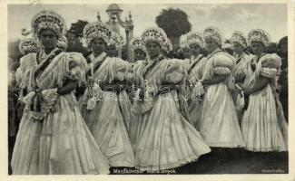 Mezőkövesd, Mária lányok, népviselet