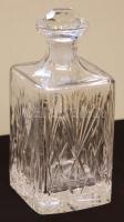 Dekoratív metszett whiskys üveg nem hozzávaló dugóval 23cm magas