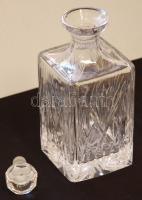 Dekoratív metszett whiskys üveg nem hozzávaló dugóval 23cm magas