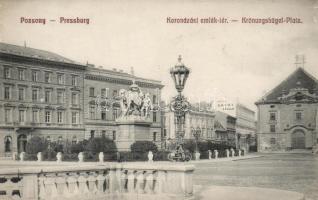 Pozsony Crowning square