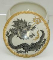 Kézzel festett sárkánnyal díszített jelzett Ilmenau porcelán bonbonier, törött tetővel / Handpainted...