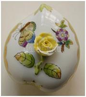 Kézzel festett Viktória-mintás jelzett Herendi porcelán bonbonier apró rózsával (apró lepattanások a...