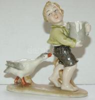Kisfiút libával ábrázoló jelzett W&A Bertram kis porcelán figura 11cm magas