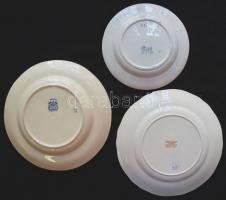 4db klf dekoratív porcelán tányér + 1db porcelán kacsó (törött, de javítva)