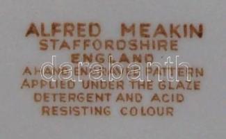 4db klf dekoratív porcelán tányér + 1db porcelán kacsó (törött, de javítva)