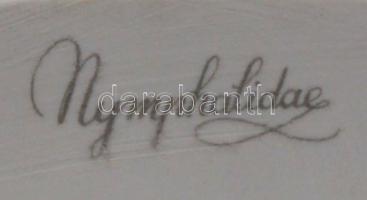 2db lepkékkel díszített svájci porcelán tányér 18x18cm