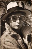 1982 Váradi Hédi dedikált fotólapja