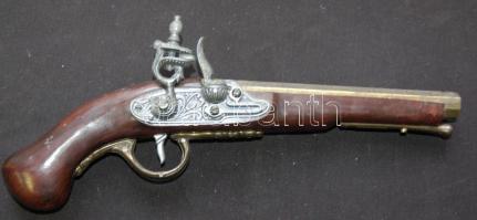 Csappantyús pisztoly igényesen kidolgozott gyűjtői replikája / Repcila of vintage pistol