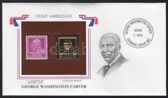 Amerikai Egyesült Államok/&quot;Nagy Amerikaiak&quot; 1948. &quot;George Washington Carver- 22K aranyfóliás bélyeg replika és bélyeg borítékban angol nyelvű tájékoztatóval T:1 USA/&quot;Great Americans&quot; 1948. &quot;George Washington Carver-22K gold foil stamp replica and stamp in envelop with information C:Unc