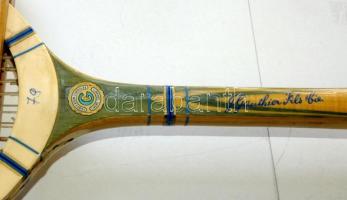 Régi fa teniszütő fa kerettel