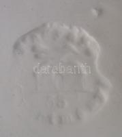 cca 1900 Kézzel festett mázas Hollóházi kerámia falitányér benyomott házas jelzéssel d: 24cm