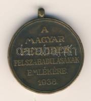 1938. "Felvidéki Emlékérem - II. Rákóczi Ferenc" Br emlékérem szalag nélkül T:2- Hungary 1938. "Commemorative Medal for the Liberation of Upper Hungary" bronse medal without ribbon C:VF