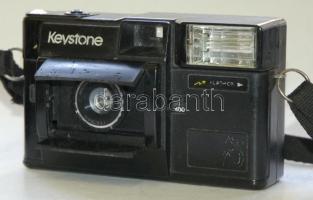 Keystone márkájú régi fényképezőgép tokkal