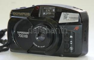 Olympus márkájú régi fényképezőgép 700XB superzoommal