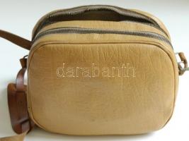 Filmes tétel: 3 db filmfelvevő: Quartz M, Quartz 2M, Chinon, mind eredeti tokkal, tartozékokkal / Lo...