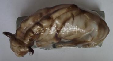 Kézzel festett sorszámozott jelzett Zsolnay porcelán bölény figura (az egyik szarva törött) / Handpa...