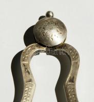 ~1900. Dekoratív ezüst cukor fogó csipesz díszes kézi megmunkálással, nemesfém és ötvös jelzéssel, s...