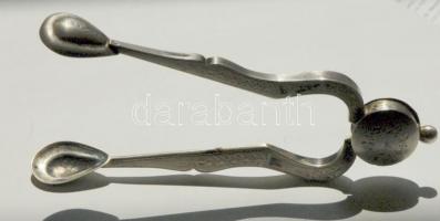 ~1900. Dekoratív ezüst cukor fogó csipesz díszes kézi megmunkálással, nemesfém és ötvös jelzéssel, s...