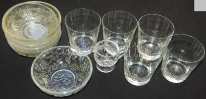 5 db háború előtti metszett üveg pohár + 5 db gyümölcsös tálka + 1 kristály tejkiöntő / mixed vintage glassware