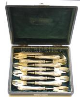 Nagyon szép növényi ornamentika vésettel ellátott ezüst(Ag) villa készlet(8db) és 1db hozzátartozó k...