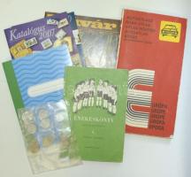 Vegyes bolha tétel: kis autók, régi énekes könyv, autóatlasz, kártyanaptárak, színes ceruzák, régi p...