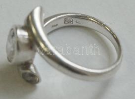 Női ezüst (Ag) gyűrű cirkóniákkal díszdobozban 7,40gr