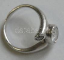 Női ezüst (Ag) gyűrű cirkóniákkal díszdobozban 7,40gr