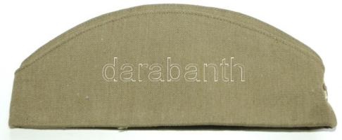 Orosz katonai sapka sarló-kalapácsos vörös csilaggal