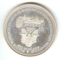 1989. "George Bush látogatása Magyarországon" Ag (0.900) emlékérem. Szign: SZG (43mm/35.6g) T:PP