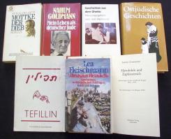 14 db modern, judaika témájú német könyv, szakácskönyvekkel / 14 German Judaica books incl. cook-boo...