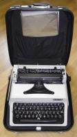 Erika táskaírógép kíváló állapotban / Erika typewriter