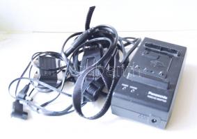 Panasonic RX67 VHSC kamera minden tartozékkal, hordtáskában, jó állapotban / Panasonic camera with a...