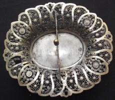 cca 1970 Réz filigrán kínáló kis hibával / 
Copper bowl 22x15cm