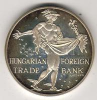 1990. "Magyar Külkereskedelmi Bank" ezüst 36,2gr díszdobozban T:PP