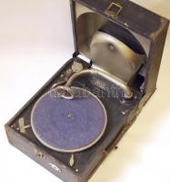 CCa 1920 Decca hordozható gramofon. Kiválóan működik Rózsavölgyi címkéjével. / Vintage Gramophone. Works well!