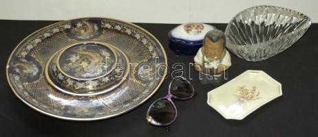 Óriási vegyes bolhapiac tétel sok érdekességgel, porcelánokkal üvegekkel, mindenféle érdekességgel. ...