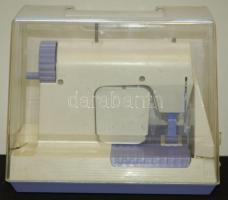 cca. 1980 Kis méretű hordozható Sibyll varrógép