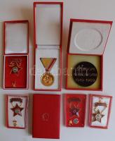 1960-70-es évek 4db "Kiváló Dolgozó" kitüntetés dísz-és plasztiktokban + "Esztergom M...