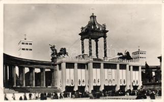 Budapest XIV. Hősök tere, a XXXIV. Nemzetközi Eucharisztikus Kongresszus főoltára (EB)