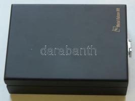 4 db-ból álló exkluzív bornyitó készlet eredeti dobozban fém és parafa